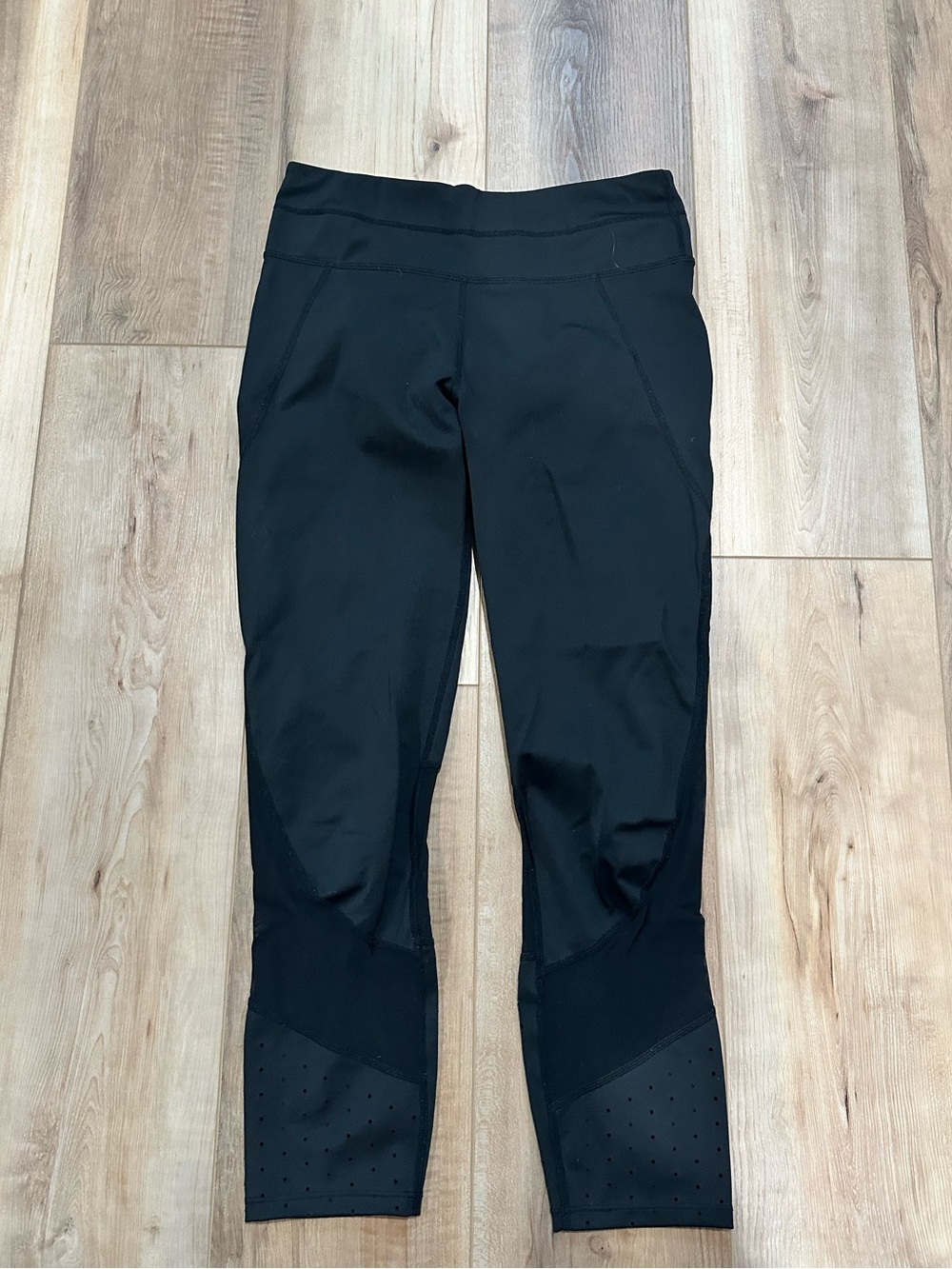 Athleta High Rise Elation Crop Tight Leggings  mesh panel Black S Tall